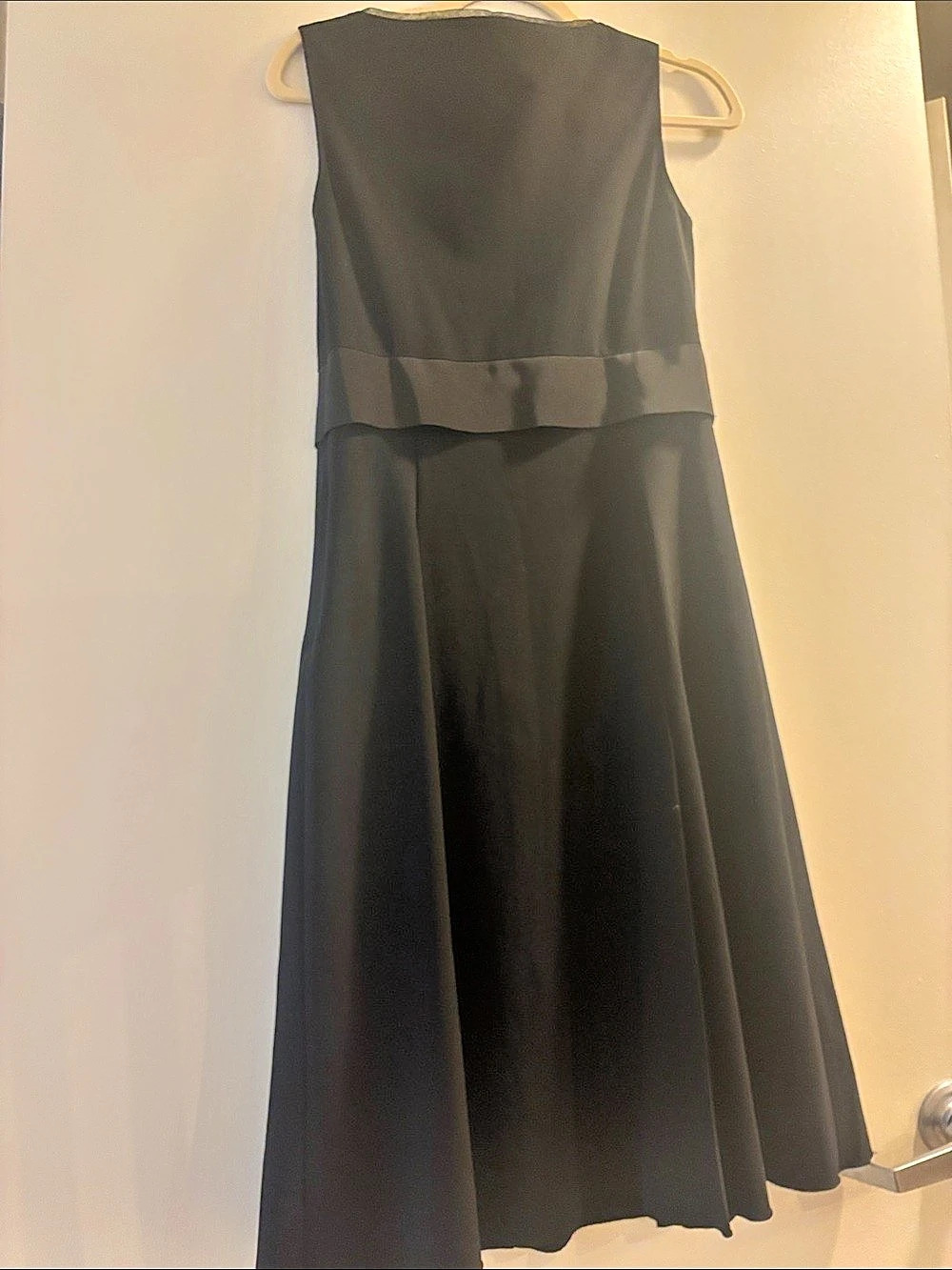 Ellie Tahari Black Sleeveless Midi Dress with Pockets